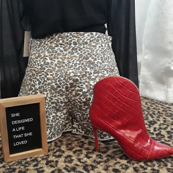 Chelsea & violet frayed leopard animal print shorts Daisy Dukes NEW 27 29 HOT - Picture 7 of 10